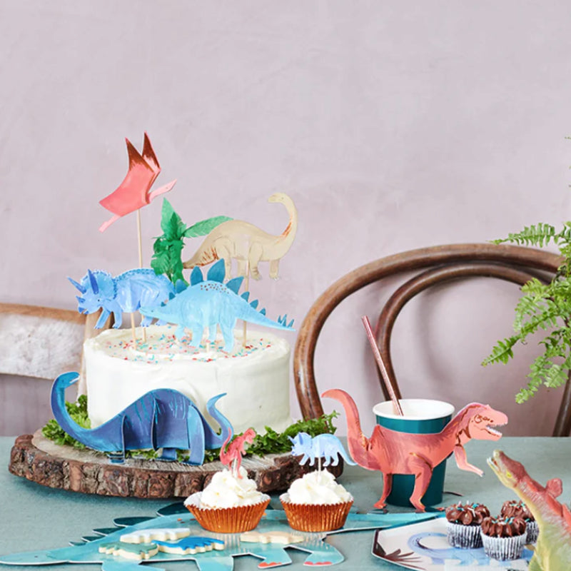 Kuchen Topper im Dino-Design von Meri Meri