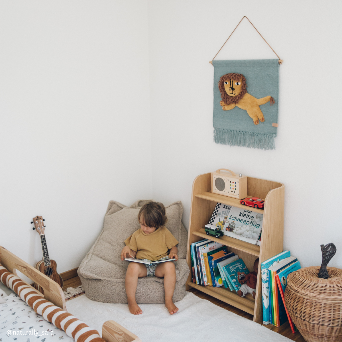 Kinder-Sitzsack in beigem Teddy-Stoff