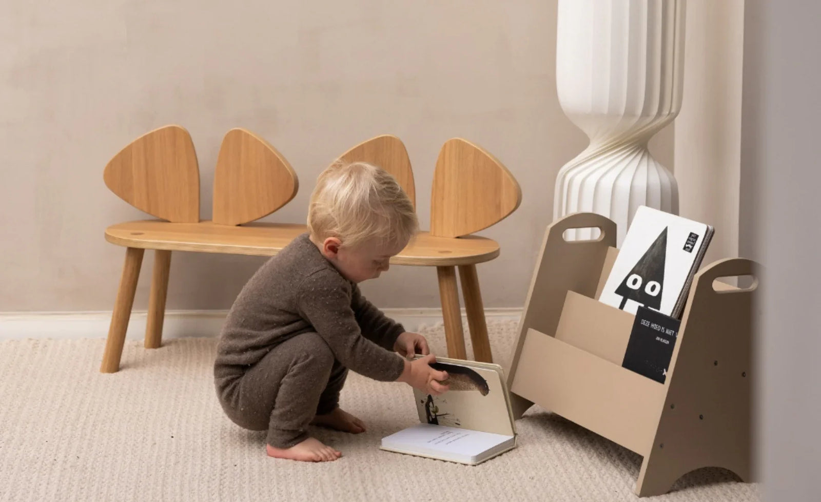 Mobili e tavoli per sedersi