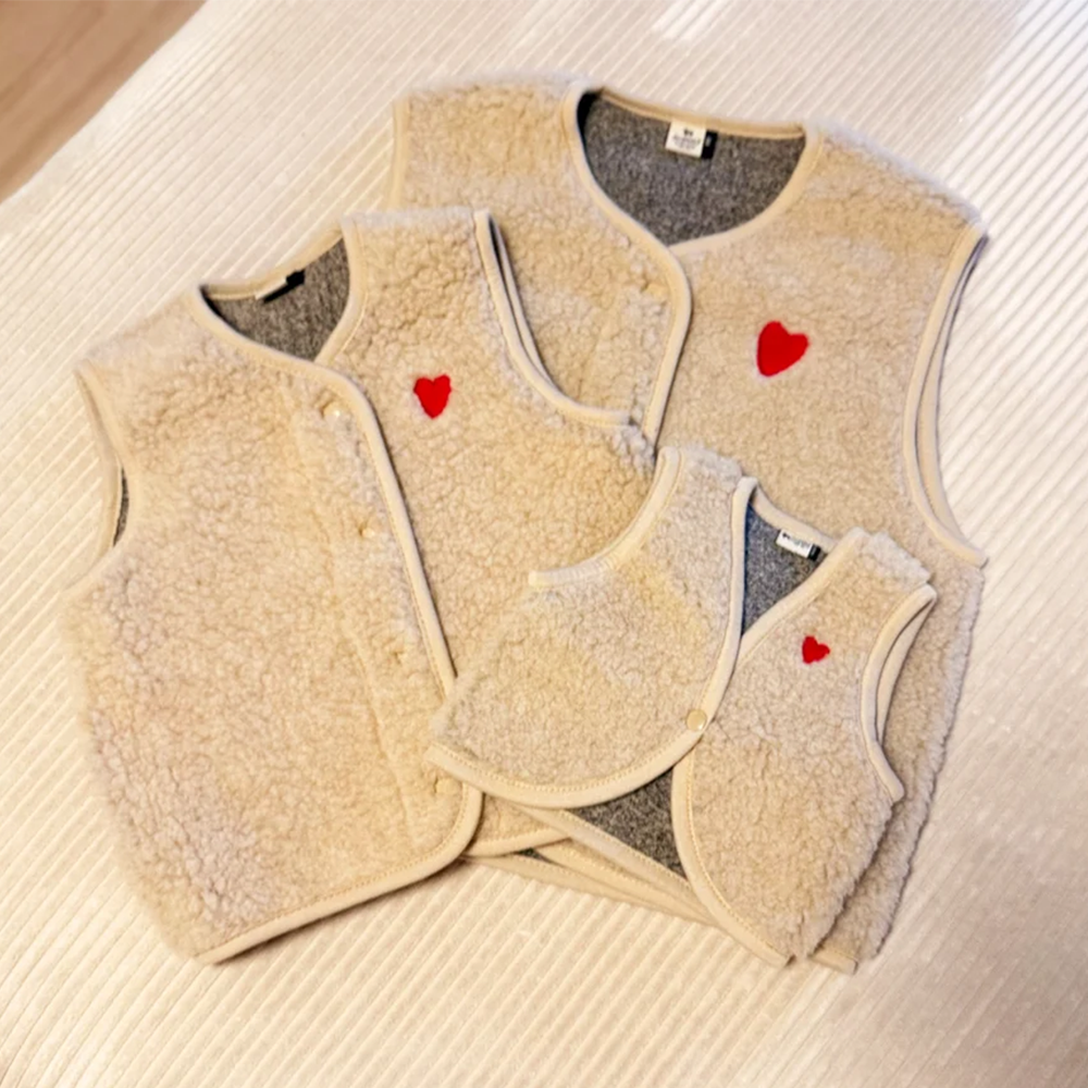 Alwero  Baby Wollweste 'LULU' Sandy Brown mit Herz Special Edition