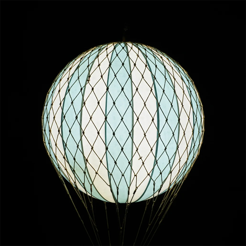 Authentic Models LED Deko Ballon mittel &#39;Travels Light&#39; Blue Light