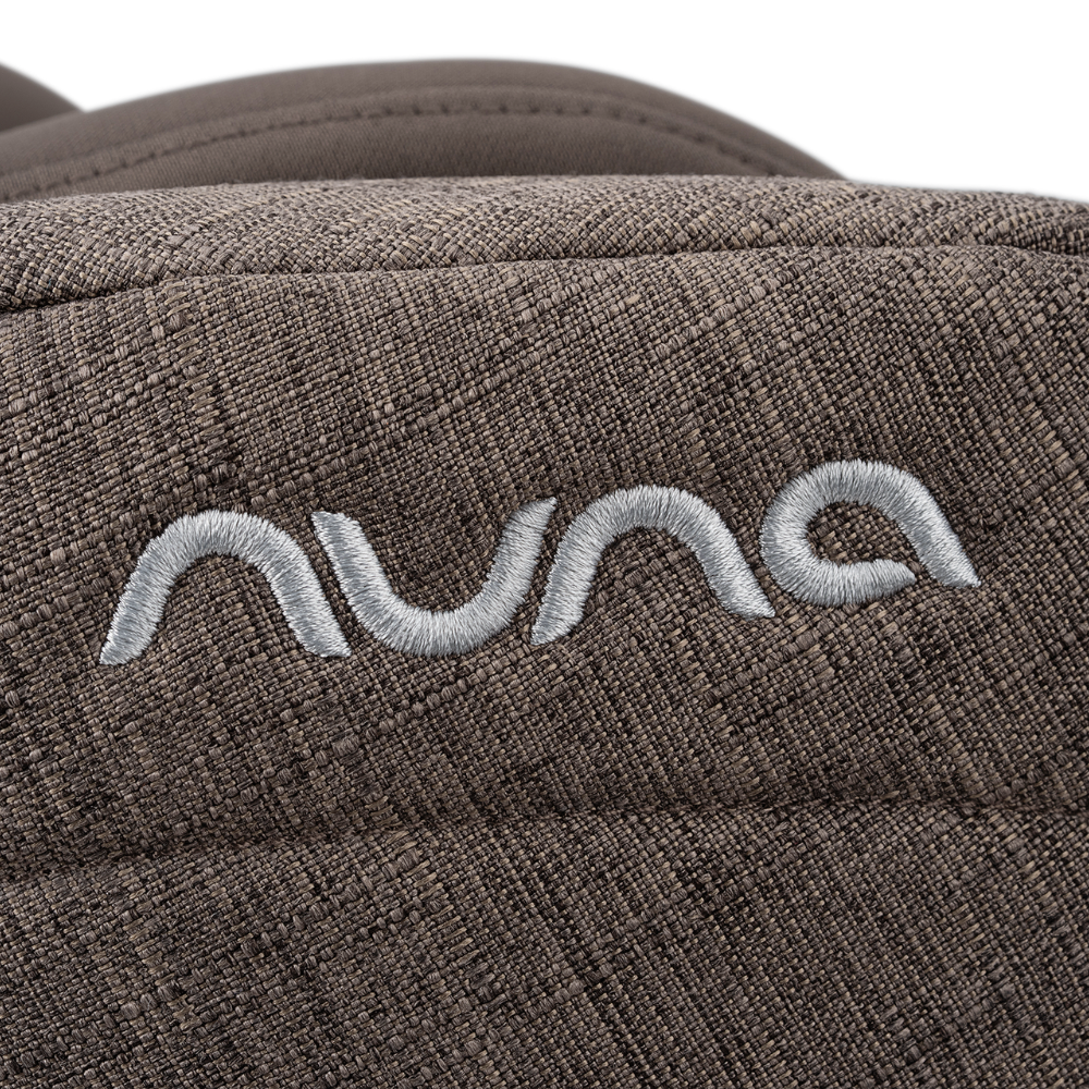 Autositz Nuna Todl in Farbe Chestnut Stoff Closeup