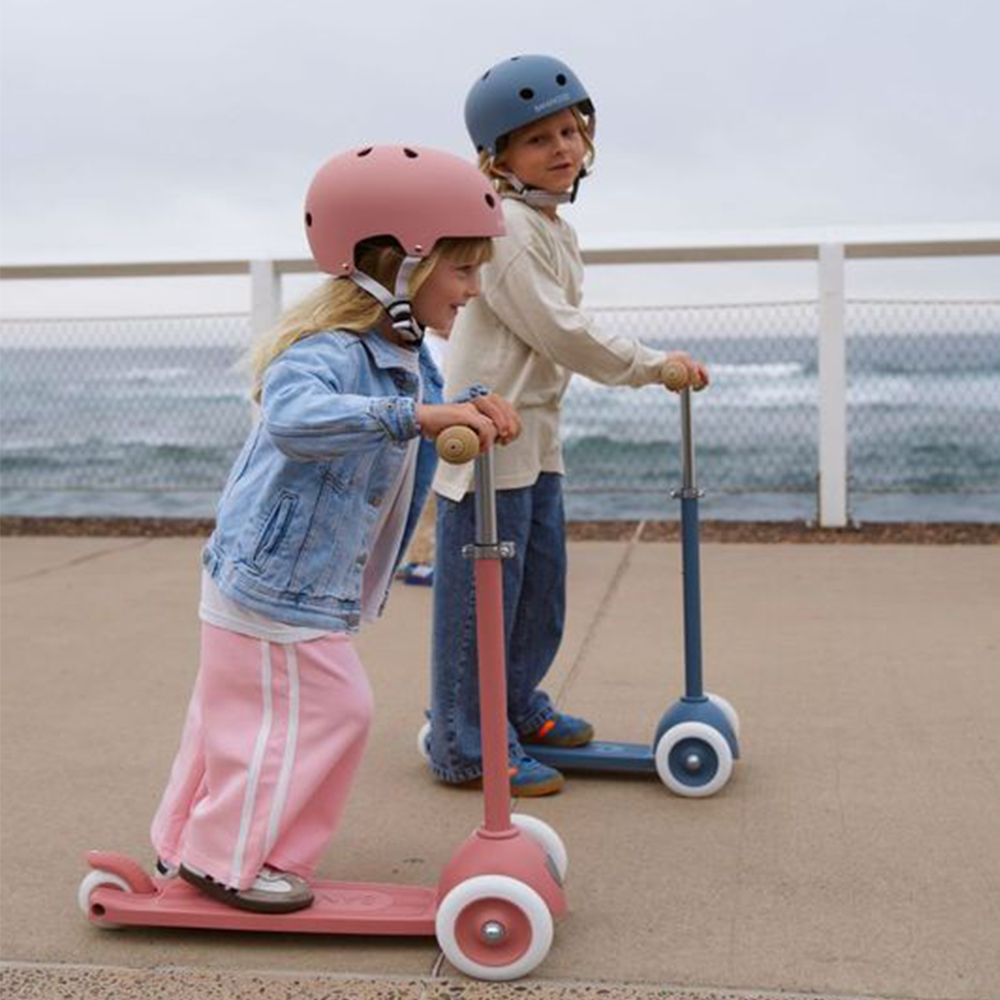 Banwood  Scooter &#39;Vintage Eco&#39; Raspberry