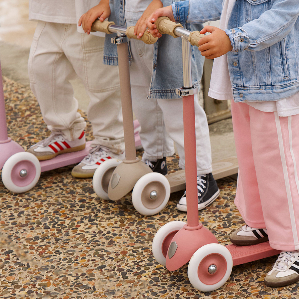 Banwood  Scooter &#39;Vintage Eco&#39; Raspberry