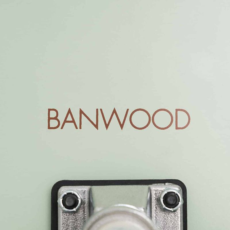 Banwood Skateboard Mint von unten mit Logo