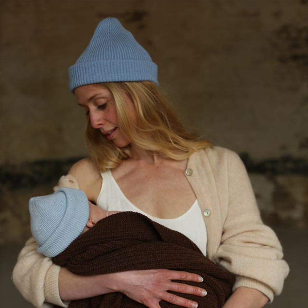 Hvid Newborn Beanie Fonzie Sky