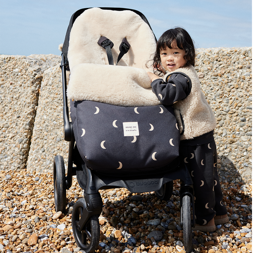BINIBAMBA  Schaffell Kinderwagen Fusssack 'OZ x Bini' für alle Gurtsysteme Midnight Moon