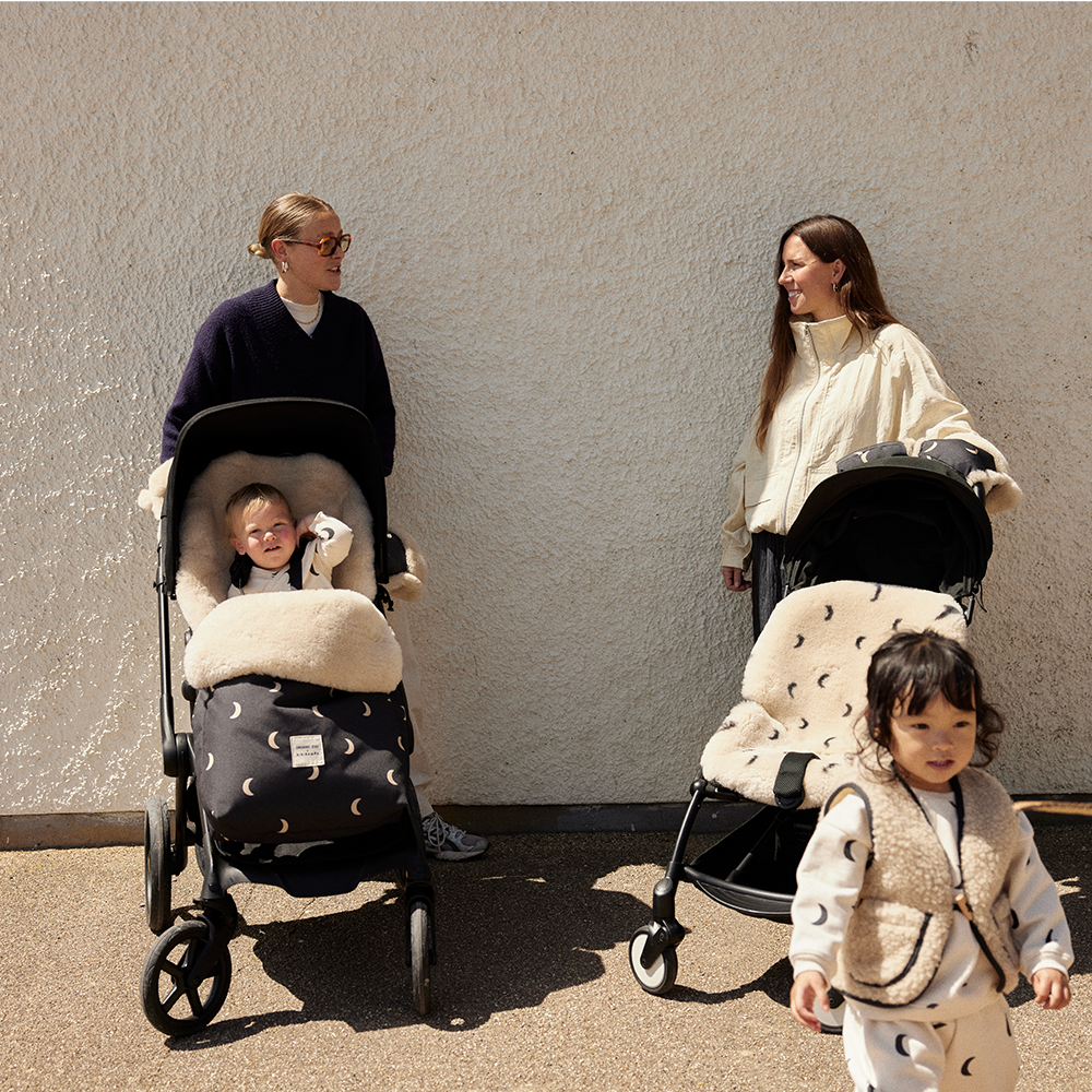 BINIBAMBA  Schaffell Kinderwagen Fusssack 'OZ x Bini' für alle Gurtsysteme Midnight Moon