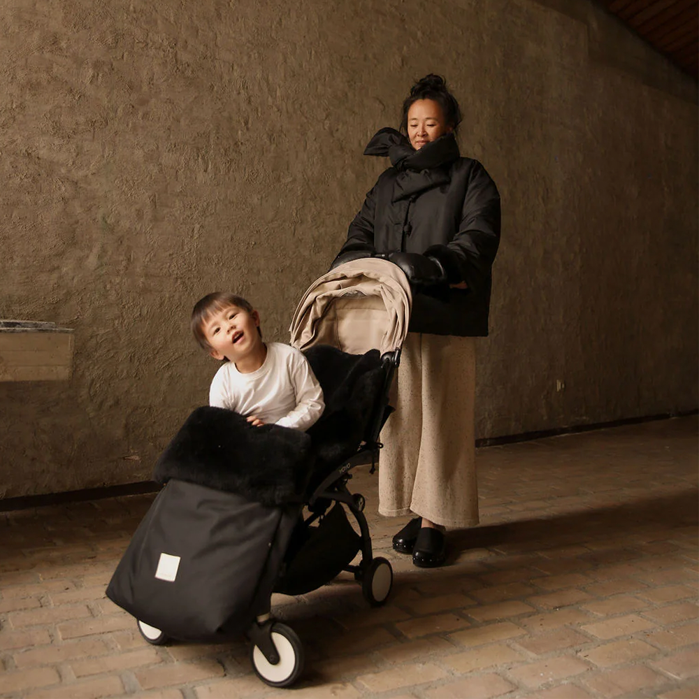 BINIBAMBA  Schaffell Kinderwagen Fusssack für alle Gurtsysteme Noir
