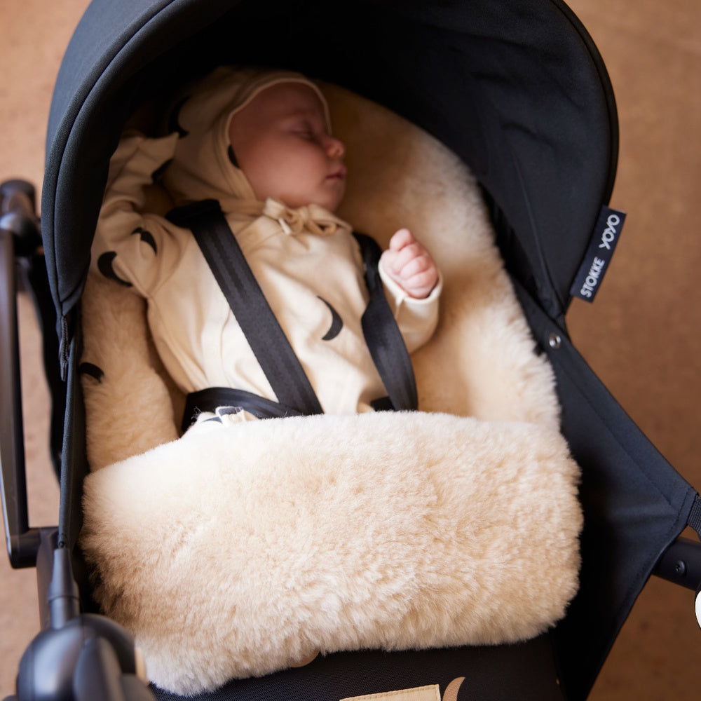 BINIBAMBA  Schaffell Kinderwagen Fusssack 0 bis 6 Monate 'OZ x Bini' Midnight Moon