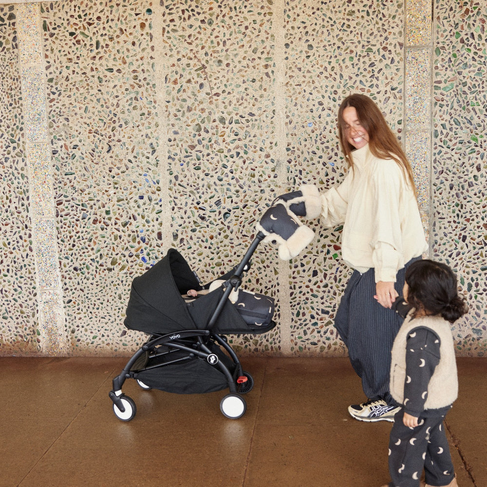 BINIBAMBA  Schaffell Kinderwagen Fusssack 0 bis 6 Monate 'OZ x Bini' Midnight Moon