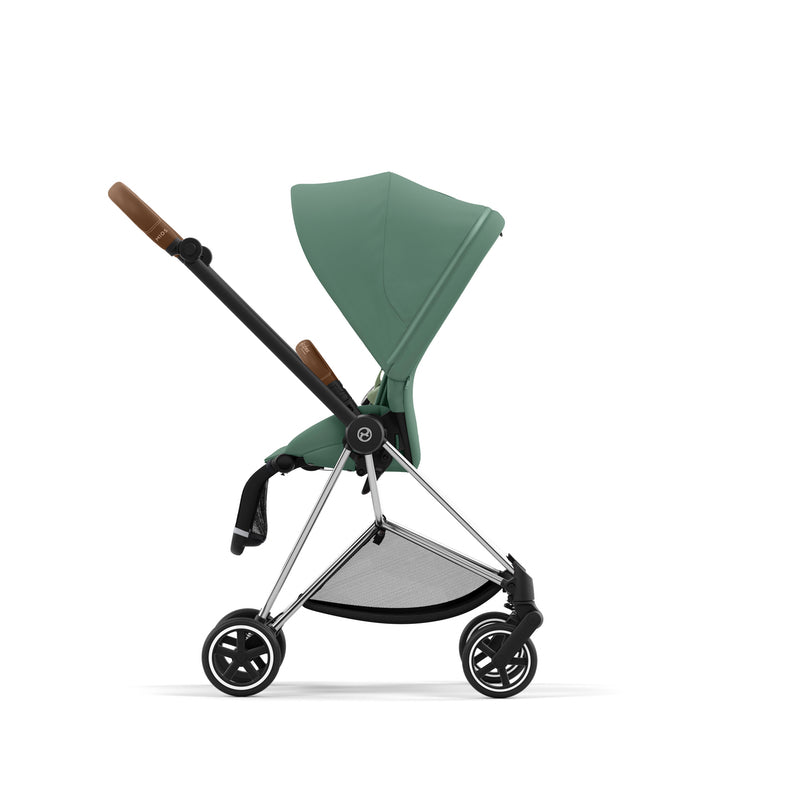 Cybex Mios Comfort Buggy in der Farbe Leaf Green und mit Rahmen in Braun und Chrom. 