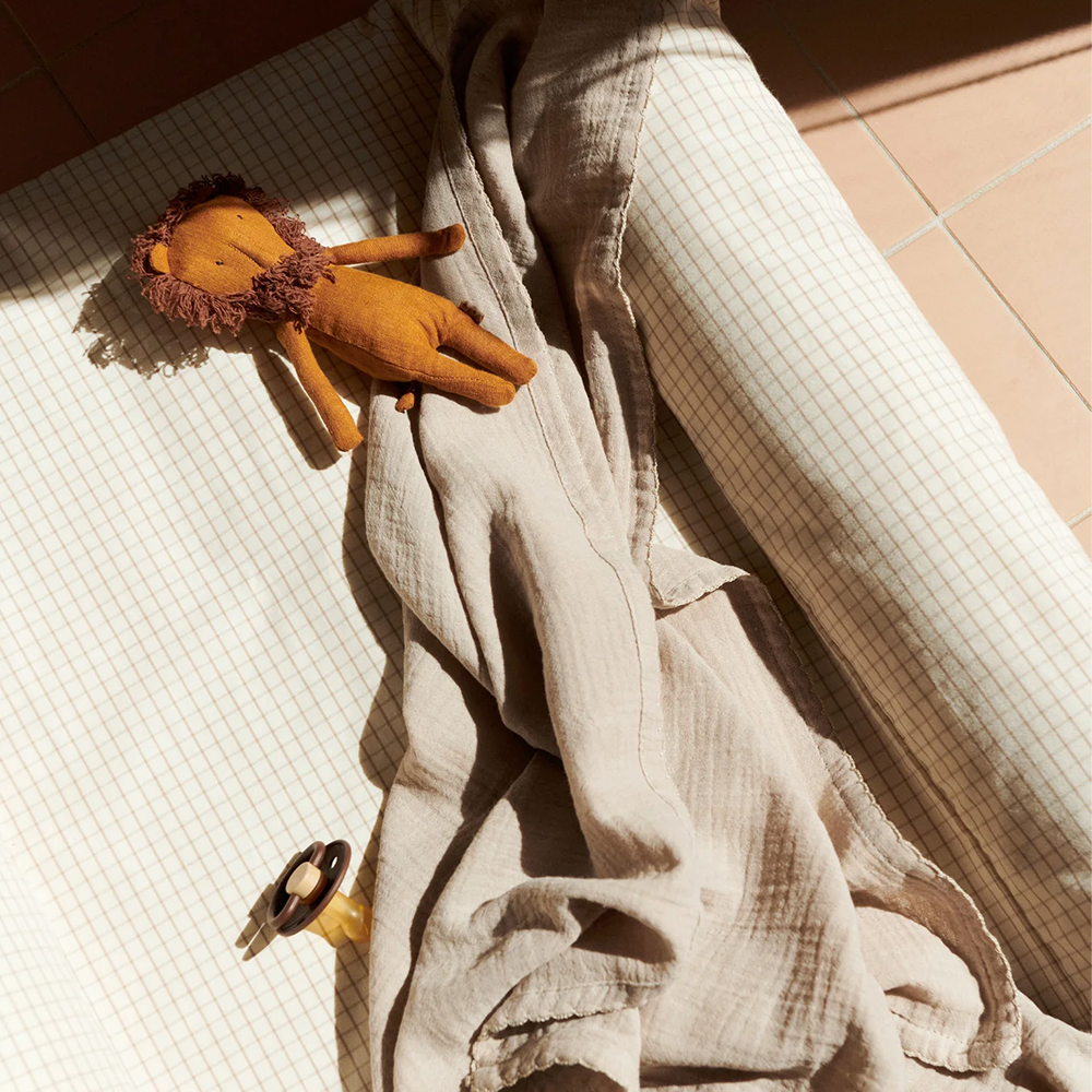 Dear April Tapis à langer petit « Swan » à petits carreaux