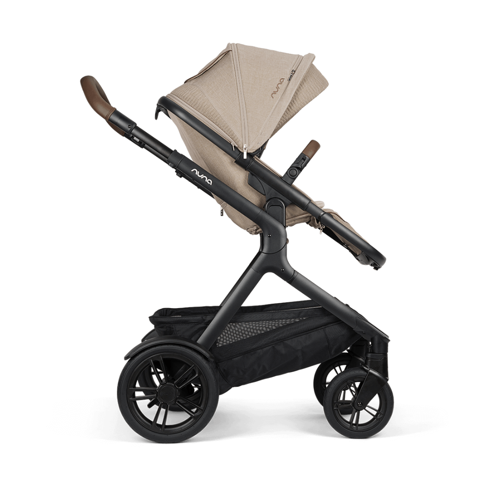 NUNA Demi Next Cosmopolitan avec planche à roulettes intégrée