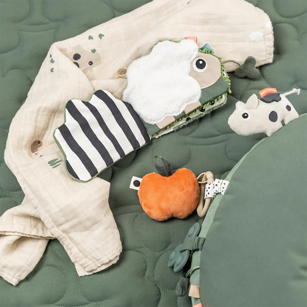 Done by Deer  Activity Buch &#39;Tiny Farm&#39;