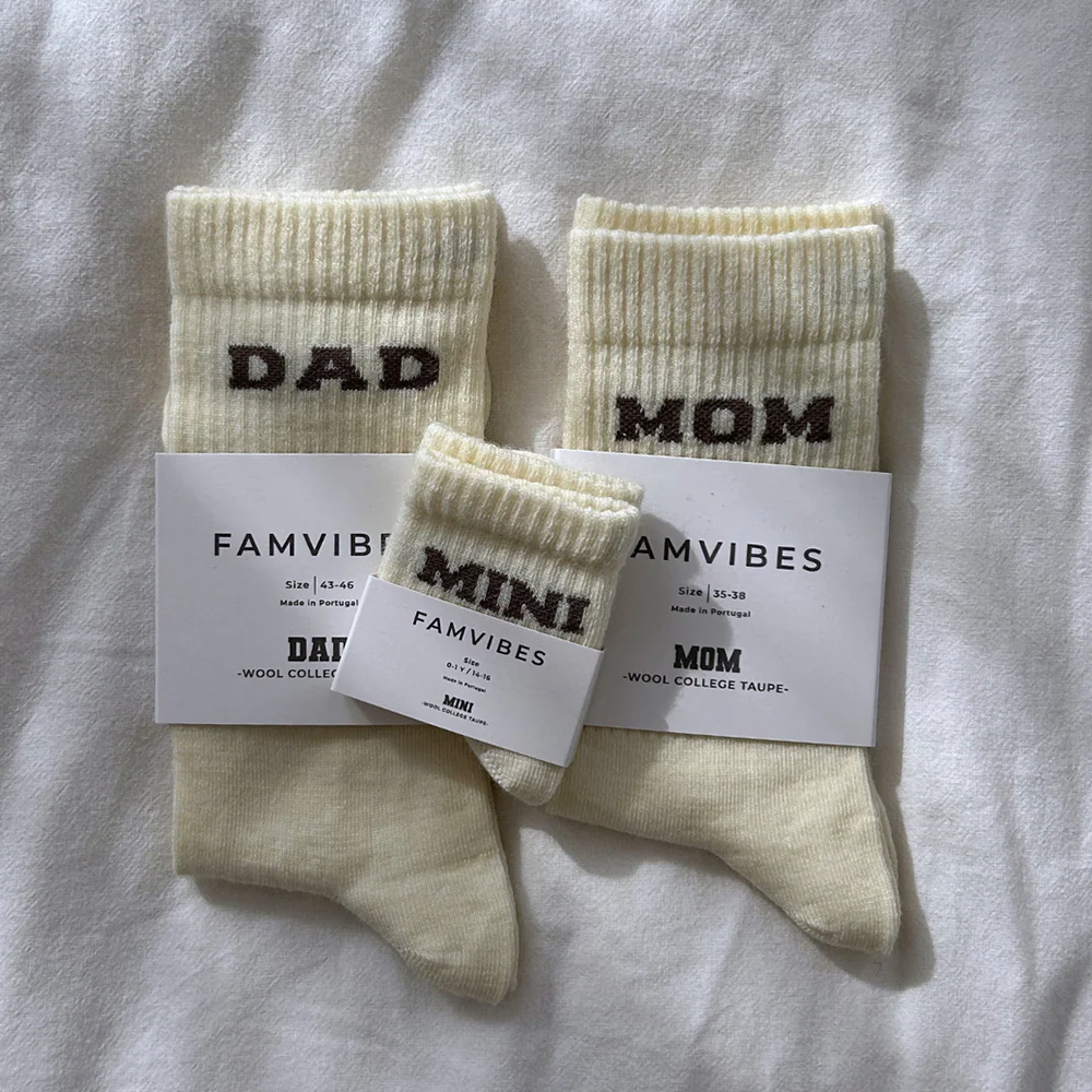 Famvibes College Wollsocken für Erwachsene 'Mom' Taupe