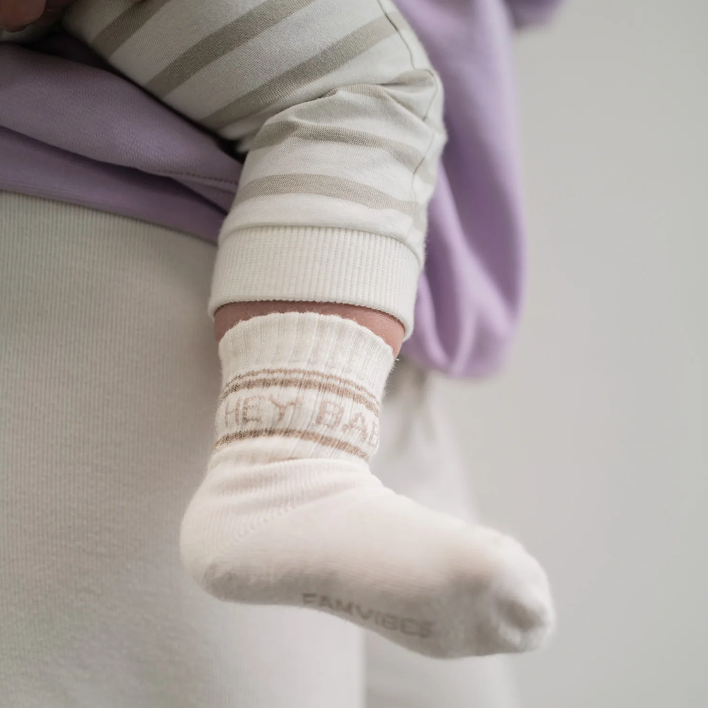 Famvibes Baby Socken &#39;Hey Baby&#39; Beige