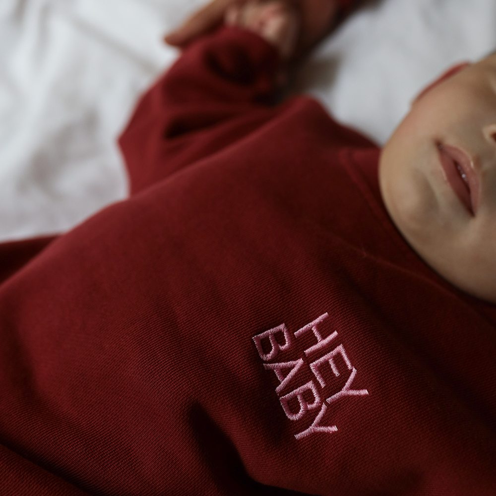 Famvibes Sweatshirt &#39;Hey Baby&#39; Burgundy