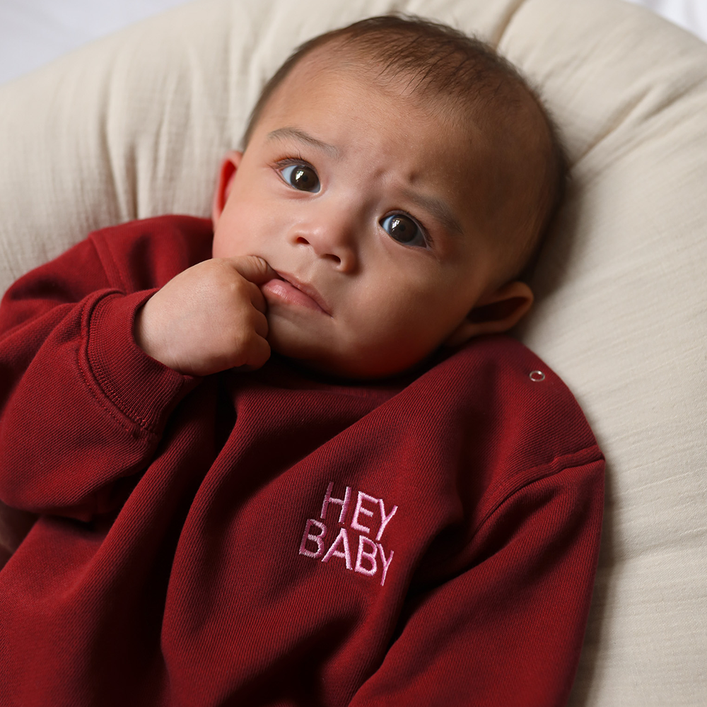 Famvibes Sweatshirt &#39;Hey Baby&#39; Burgundy