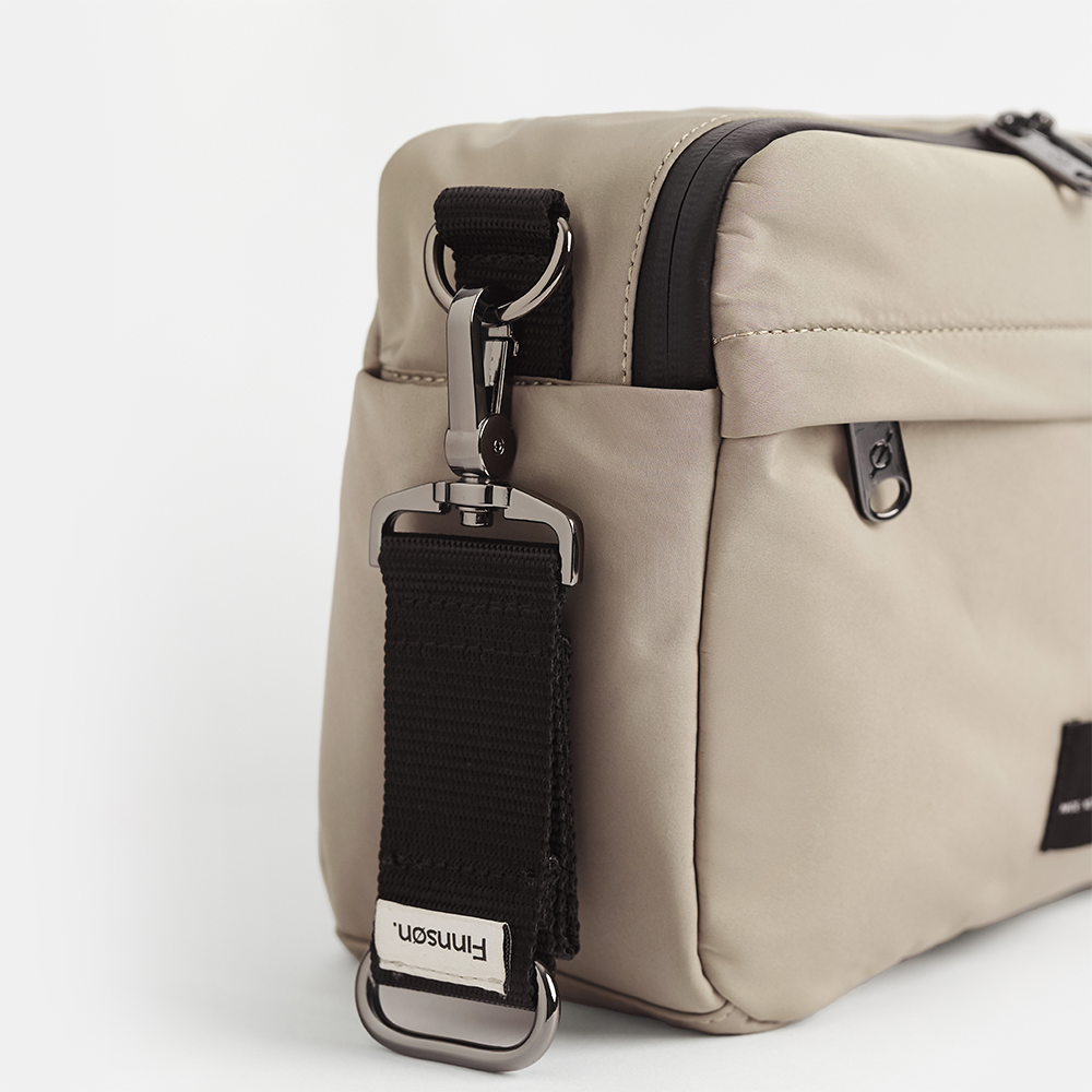 Finnsøn  Eco Kinderwagen Organizer mit Kinderwagenclips 'FRIDA' Taupe