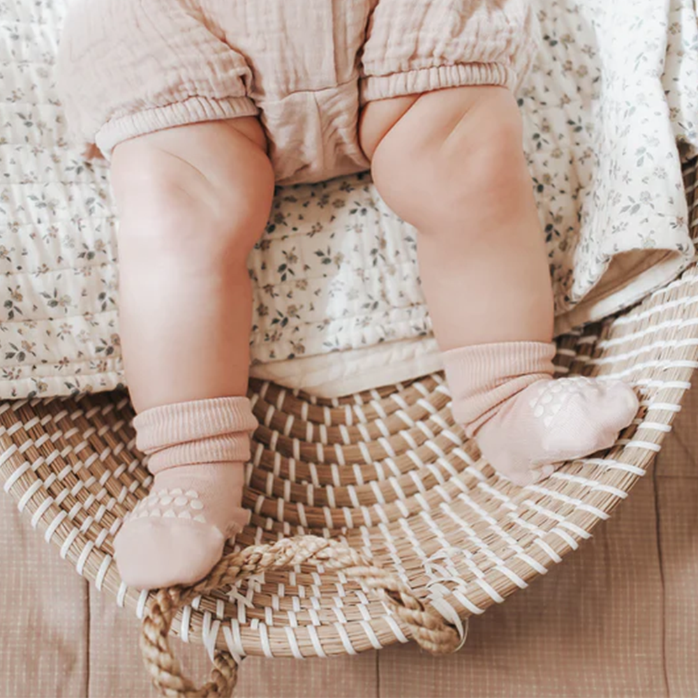 GoBabyGo Rutschfeste Grip-Socken aus Bambus Soft Pink - Online MY SNOWFLAKE