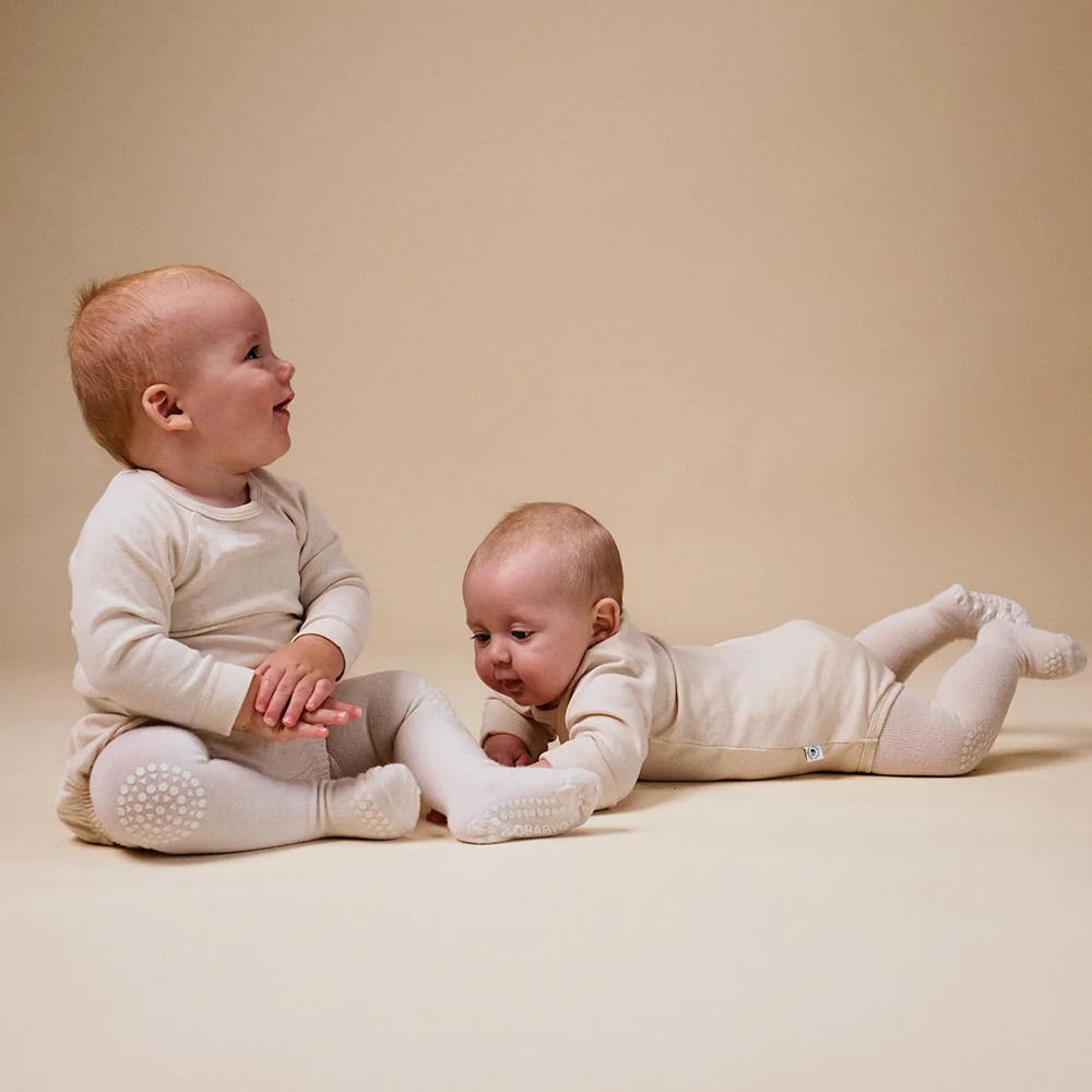 GoBabyGo Rutschfeste Krabbelstrumpfhose aus Merinowolle Snow White - Online MY SNOWFLAKE