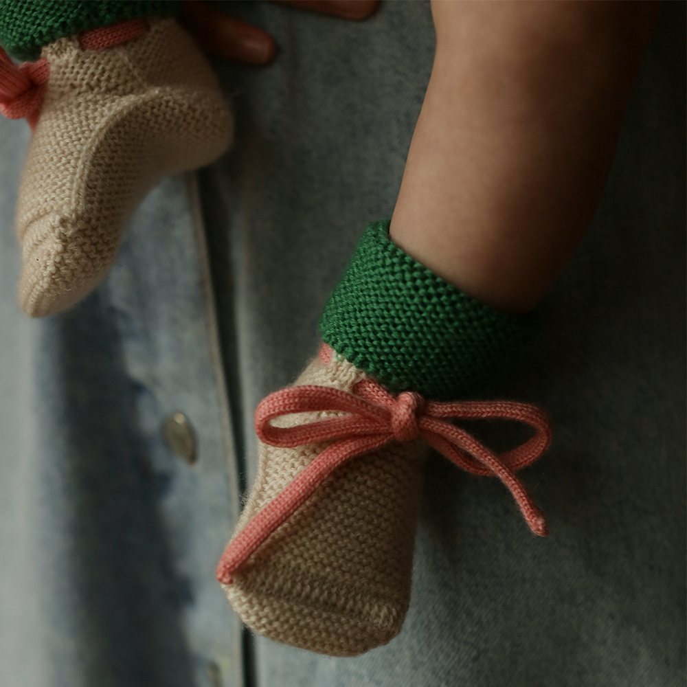 Hvid  Baby Strickschuhe Booties  Cotton Cream/Grass