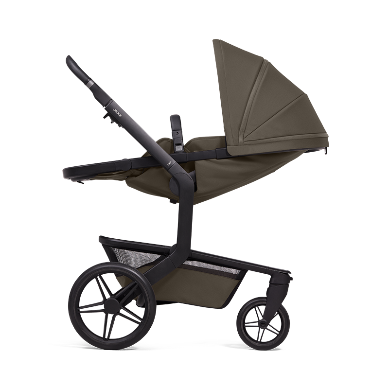 Kinderwagen Joolz Day 5 mit Sportsitz in der Liegeposition in der Farbe Hazel Brown von Joolz. 