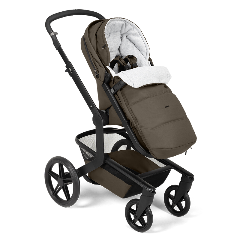 Kinderwagen von Joolz mit Fusssack für Kinderwagen von Joolz in der Farbe Hazel Brown.