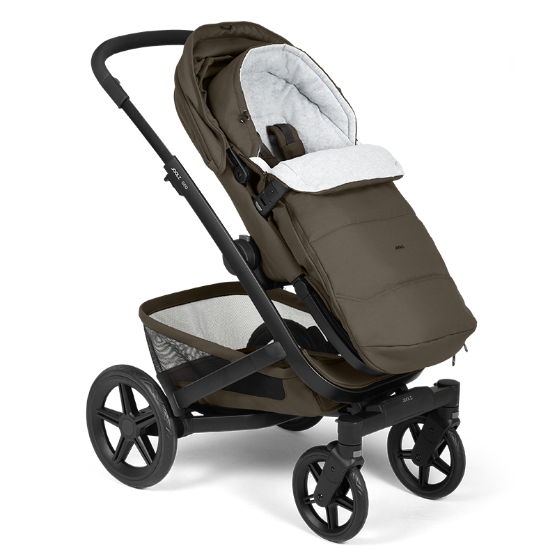 Kinderwagen von Joolz mit Fusssack für Kinderwagen von Joolz in der Farbe Hazel Brown.