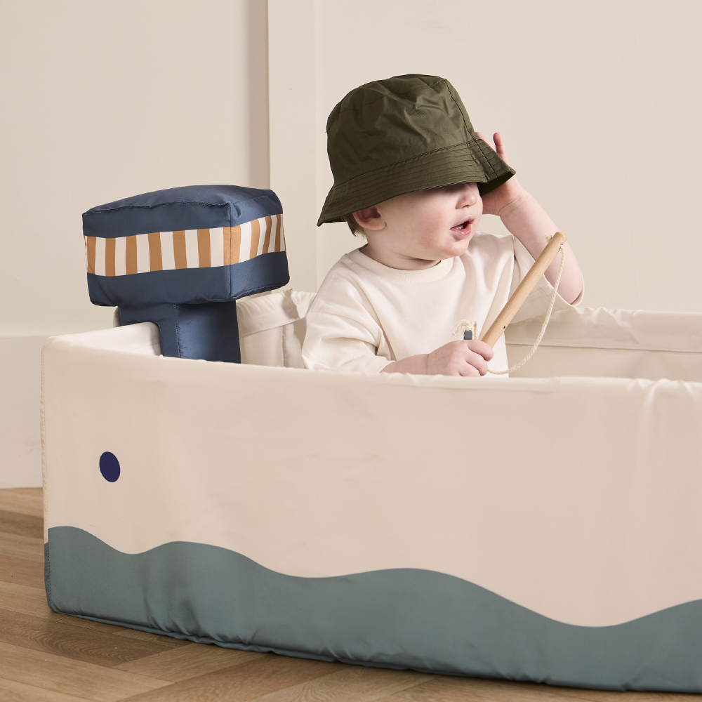 Kids Concept Fischerboot aus Stoff mit Angelset