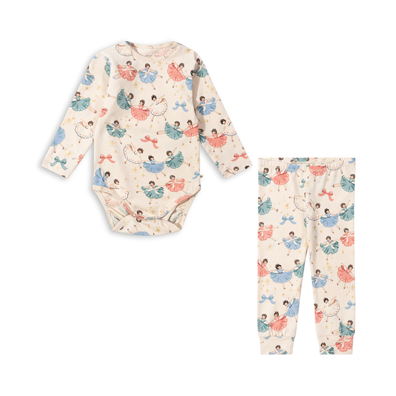 Konges Slojd Baby Bekleidungsset bestehend aus Langarmbody und Leggings in Beige mit Ballerinamuster. 