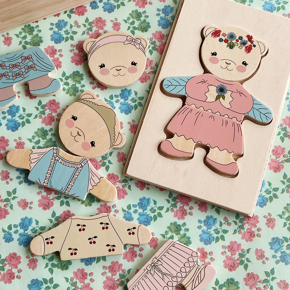 Konges Sløjd Puzzle aus Holz &#39;Teddy Dress Up&#39; Dusty Pink