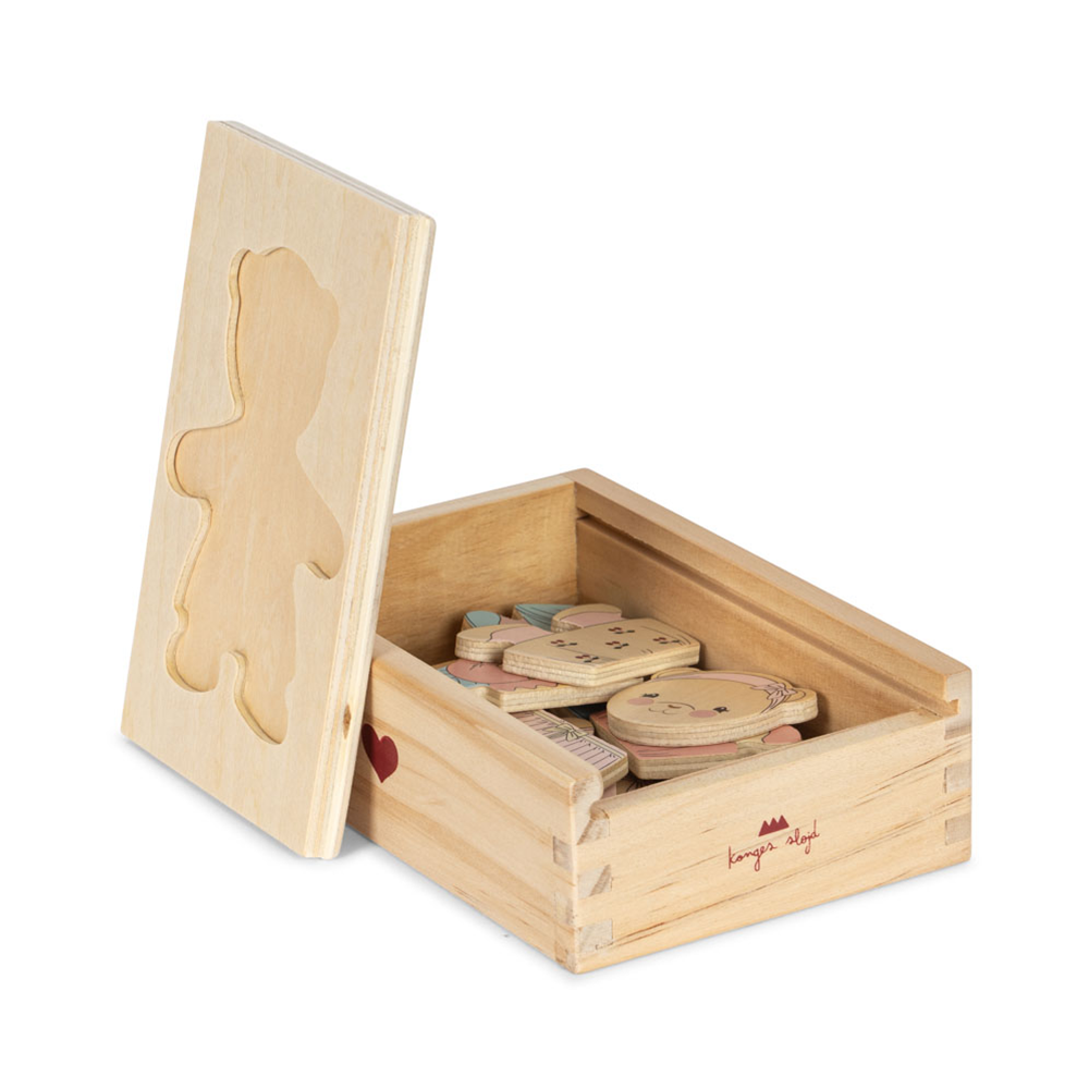 Konges Sløjd Puzzle aus Holz &#39;Teddy Dress Up&#39; Dusty Pink