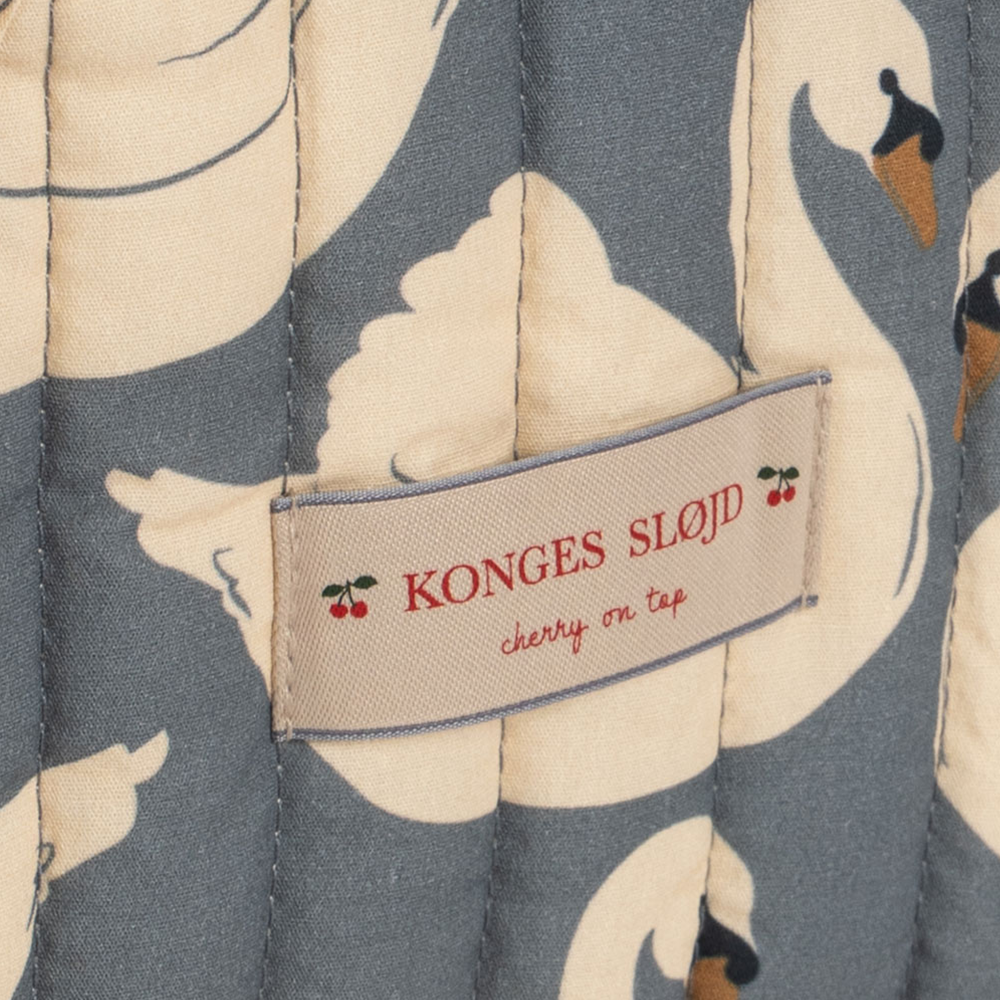 Konges Sløjd Doll Travel Bed Swan