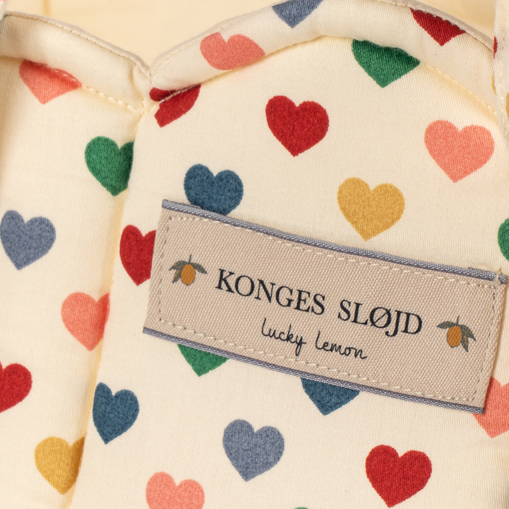 Konges Sløjd  Puppen Tragetasche Coeur Coloré