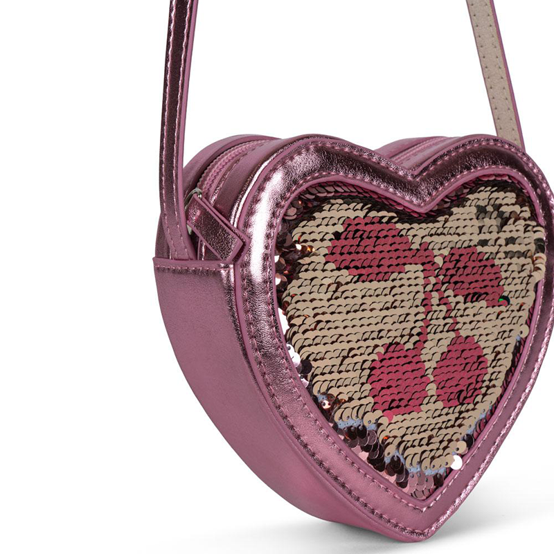 Umhängetasche in Herzform mit Pailletten in Rosa von Konges Slojd. 