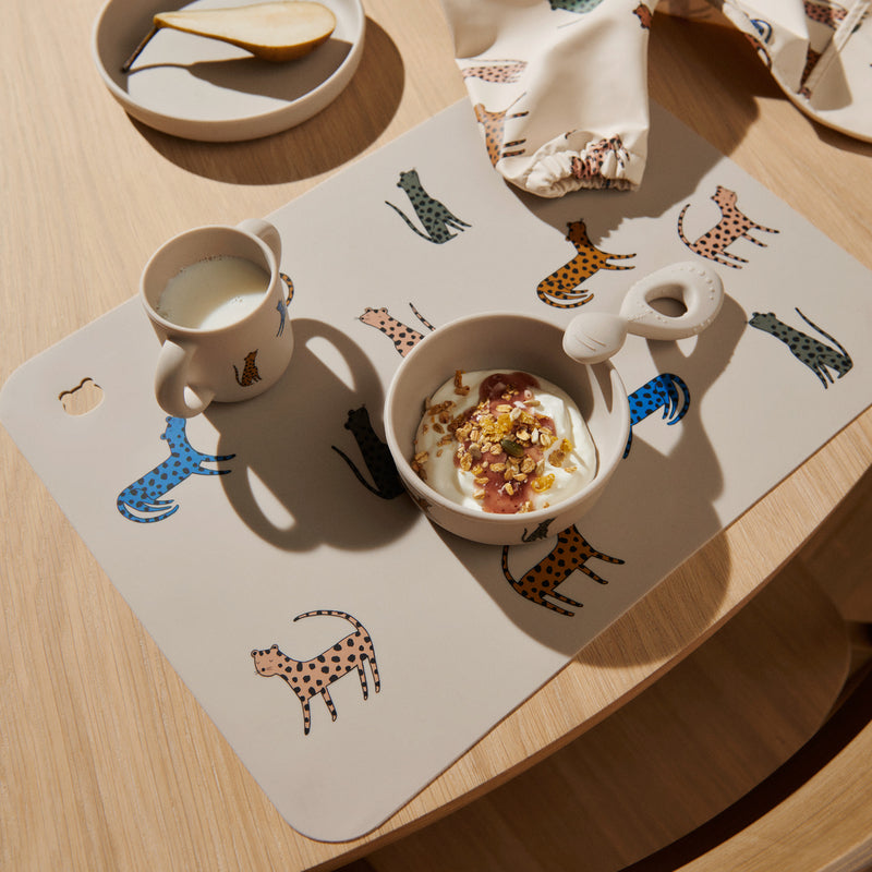 Kinder Tischset in Beige mit buntem Leoparden-Print von Liewood