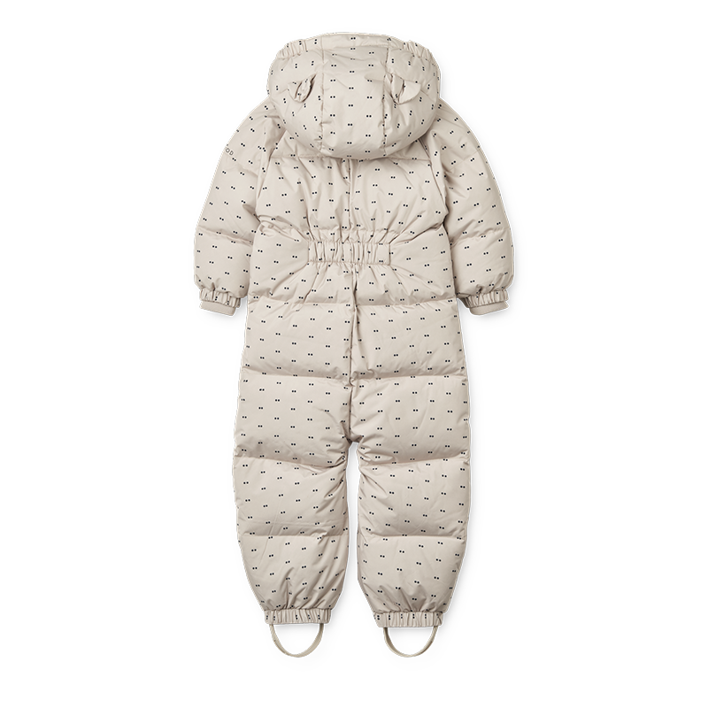Daunen Schneeanzug in Beige für Babys mit zarten blauen Punkten von Liewood von hinten.