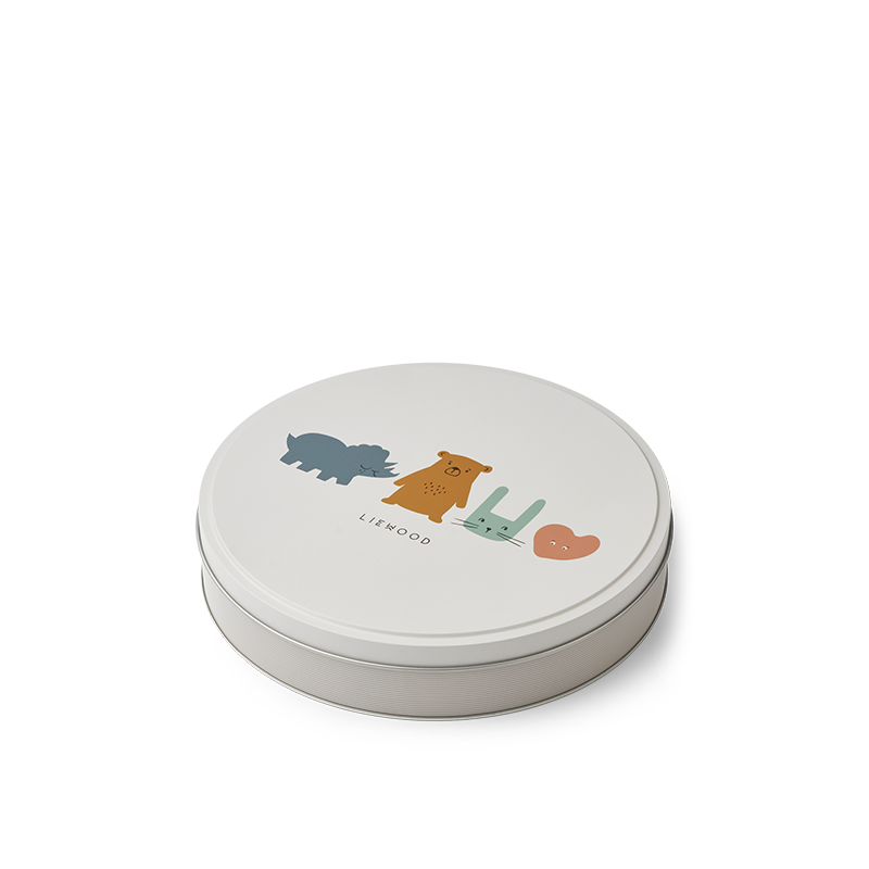 Backset für Kinder in einer Dose mit Förmchen, Walholz, Teigschaber und Löffel von Liewood.