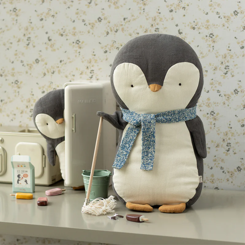 Maileg Penguin Medium