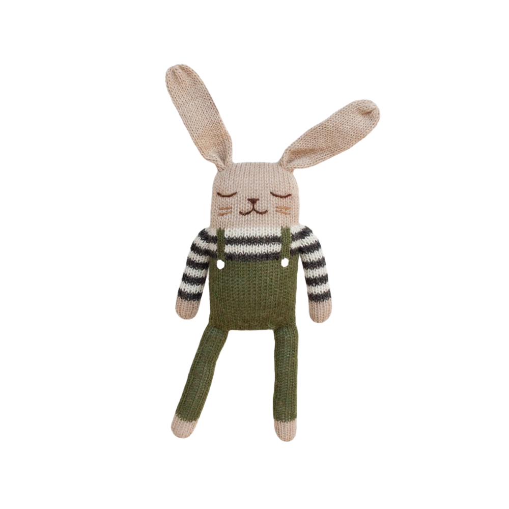 Main Sauvage x Organic Zoo Strickkuscheltier Olive Overalls