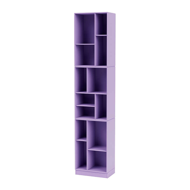 Bücherregal mit asymmetrischen Fächern in Lila von Montana. 