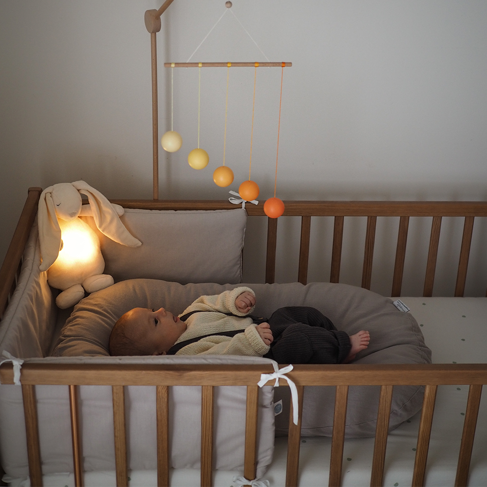 Moonie Kuscheltier Hase mit Licht &#39;Organic Humming Bunny&#39; Sand