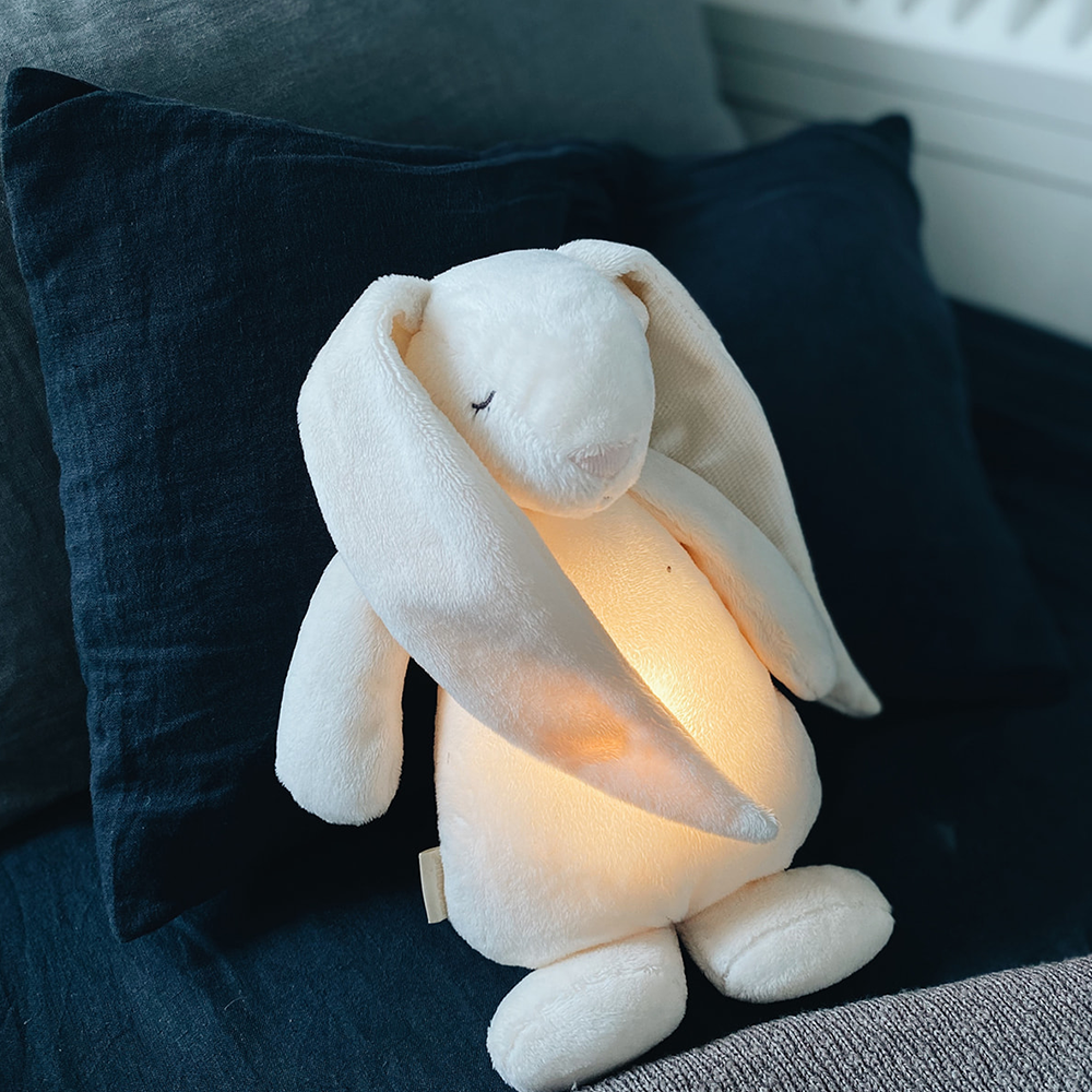 Moonie Kuscheltier Hase mit Licht &#39;Organic Humming Bunny&#39; Polar