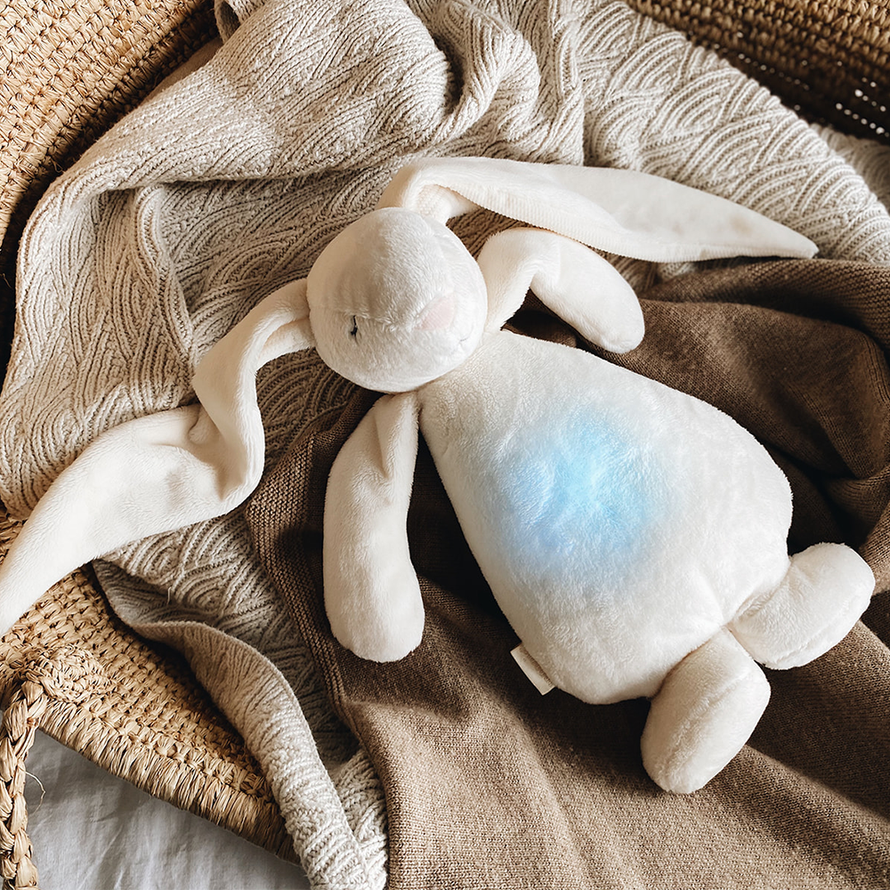 Moonie Kuscheltier Hase mit Licht &#39;Organic Humming Bunny&#39; Polar