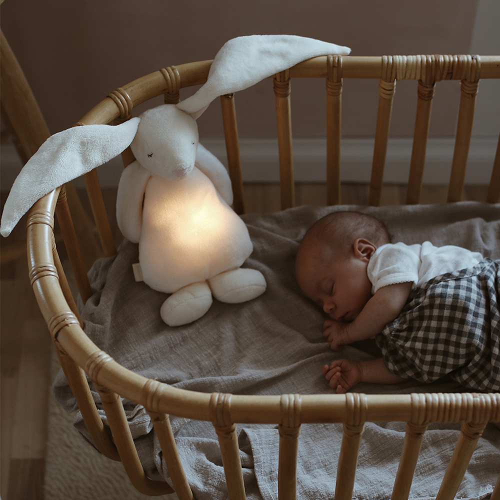 Moonie Kuscheltier Hase mit Licht &#39;Organic Humming Bunny&#39; Polar