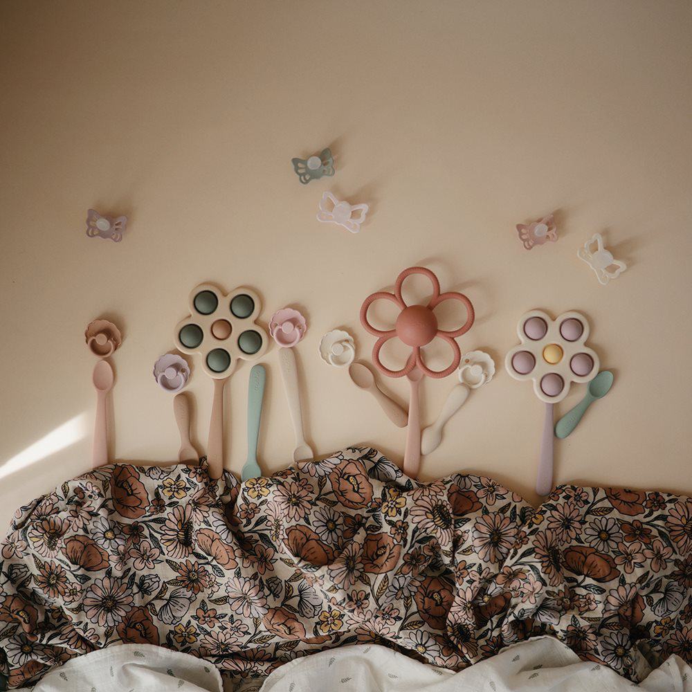 Mushie Beissring mit Rassel 'Daisy' Dusty Rose - Online MY SNOWFLAKE