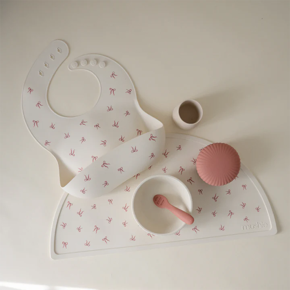 Mushie  Silikon Lätzchen  Bows