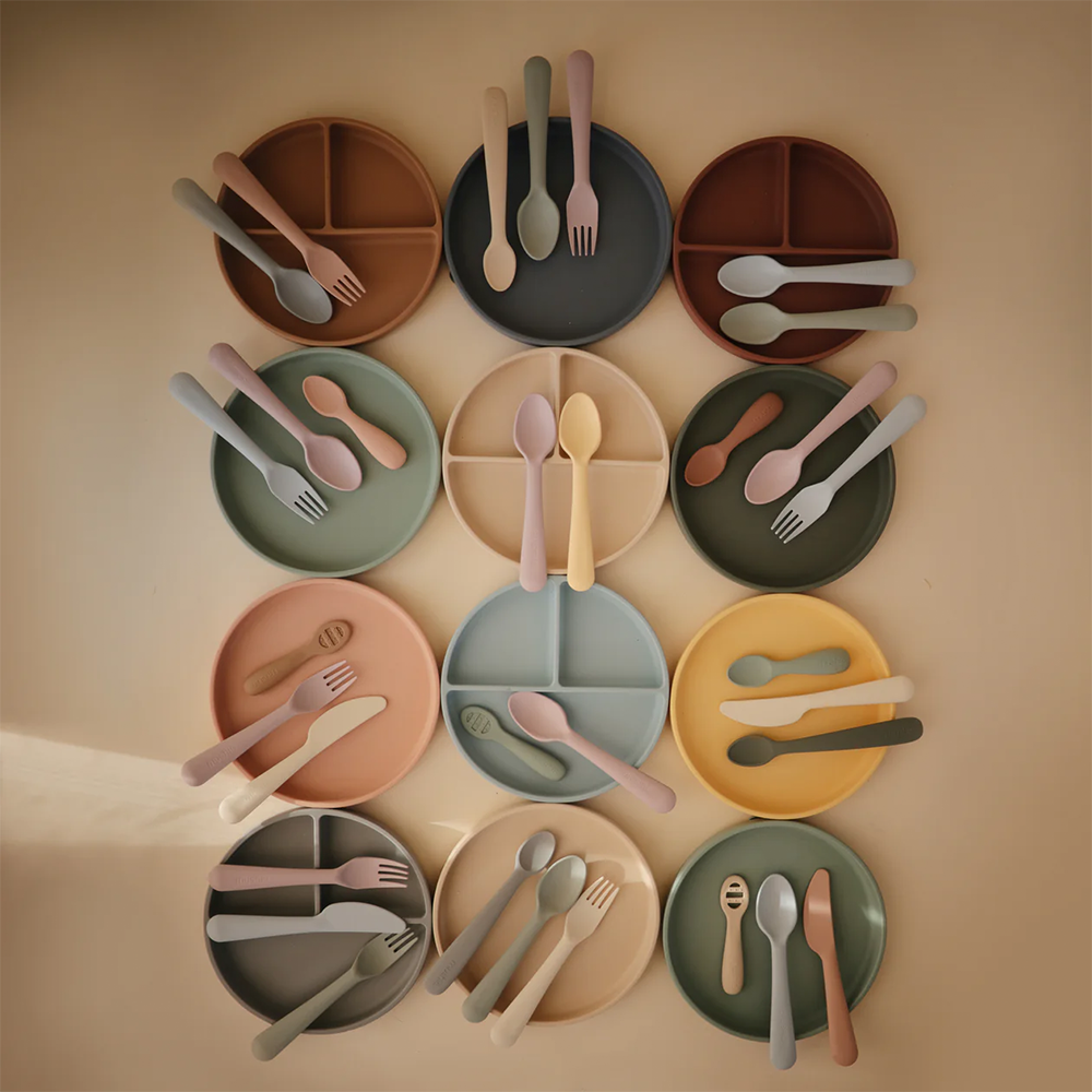 Mushie  Silikon Teller mit Saugnapf  Dried Thyme